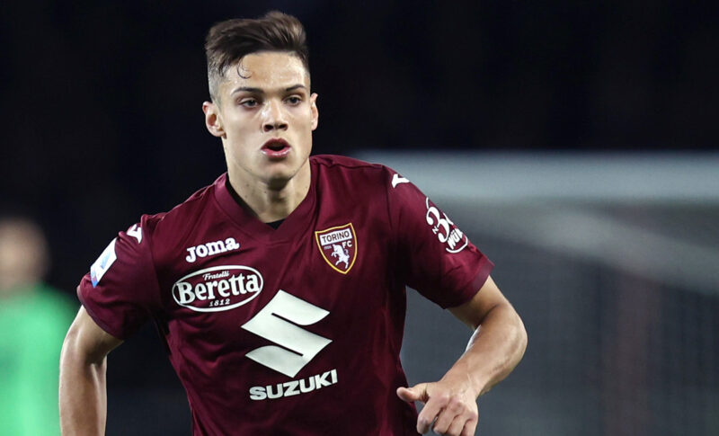 la_rossonera's tweet photo. 🚨📝Ultim’ora Milan, riprende l’assalto a Ricci: altri contatti con Cairo 📞🔴⚫️
➡️ https://t.co/3EeO0BQnW1
https://t.co/3EeO0BQnW1
#Calciostyle #sempremilan https://t.co/jf3qaUnqpB
