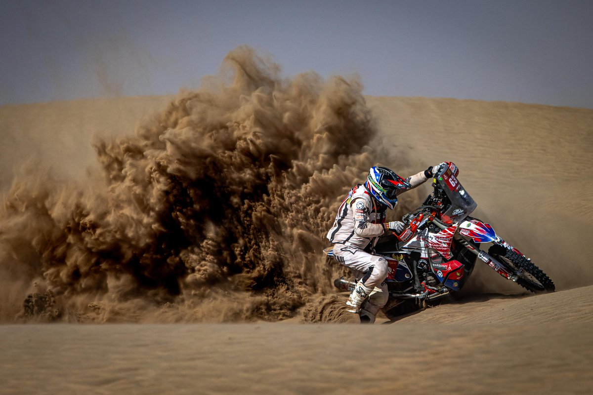 dakar's tweet photo. Sand play! 🏍 🏜

#Dakar2025 https://t.co/vh8OCTdaQW