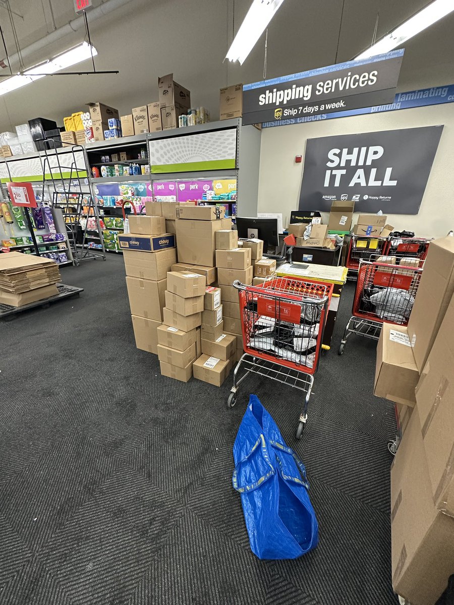 Biggest sales day of the year (so far) + Staples takeover w/ <a href="/braedon133/">FBM_BK</a> - over 200+ packages!
