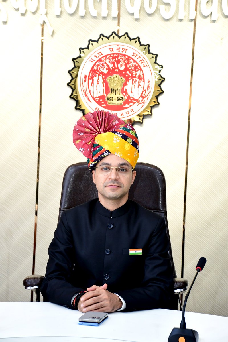 AnilMalhare's tweet photo. https://t.co/LsbINP7O1A

*बेटियों के माता-पिता के लिए गुड न्यूज है। मध्य प्रदेश के हरदा में आदरणीय कलेक्टर श्री आदित्य सिँह जी द्वारा एक सराहनीय पहल की गई है।*

*घर में बेटी है तो इस शहर में अस्पताल से दुकान तक हर जगह मिलेगी सब्सिडी, बनवाना होगा ये कार्ड* https://t.co/8kgaEHyZnq