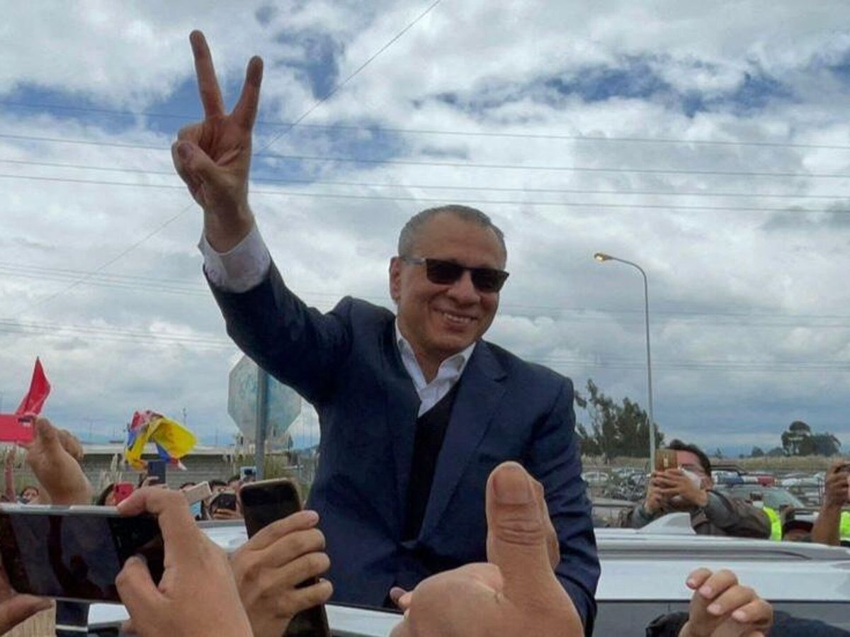 Maykillo's tweet image. La 2 Polito... 
Para que sigan esas ratas pagando su corrupción. #ToContinue