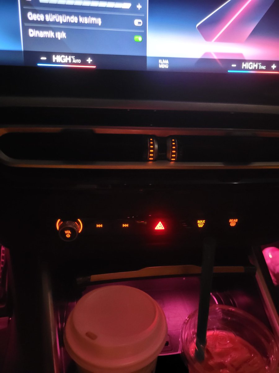 monica 🦬 tweet media