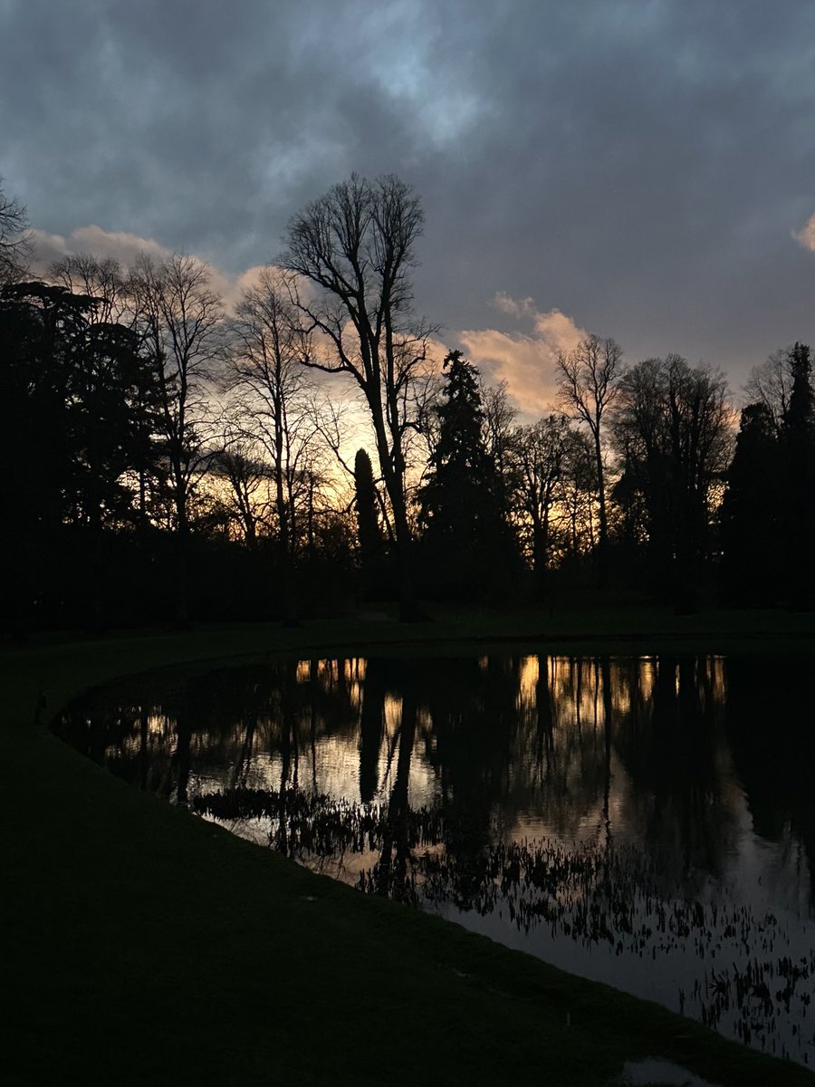 The Round Oval Lake at Althorp, this evening.