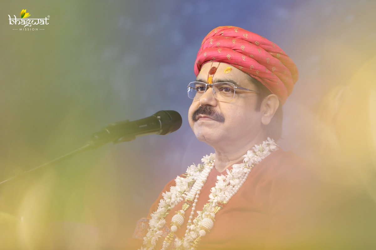 gauravkrishnag's tweet photo. पूज्य गुरुदेव के पावन सानिध्य में जयपुर (राजस्थान) में चल रही श्रीमद्भागवत कथा के अंतर्गत आज राजस्थान के मुख्यमंत्री श्री भजनलाल शर्माजी एवं उपमुख्यमंत्री श्री दिया कुमारी जी ने भी पूज्य गुरुदेव का आशीर्वाद प्राप्त किया एवं कथा श्रवण की।

श्री राधे! https://t.co/2HT35rZlZB
