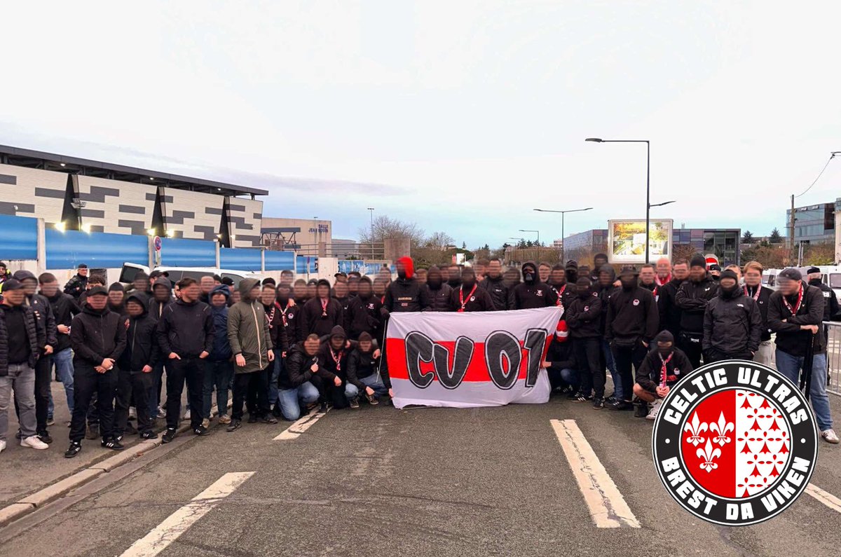 CelticUltras's tweet image. [05/01/2025 - L1 - J16 - ANGERS - BREST] 

Un car CU01 au départ de Brest pour cette première défaite de l’année à Angers. 

Celtic Ultras 2001.