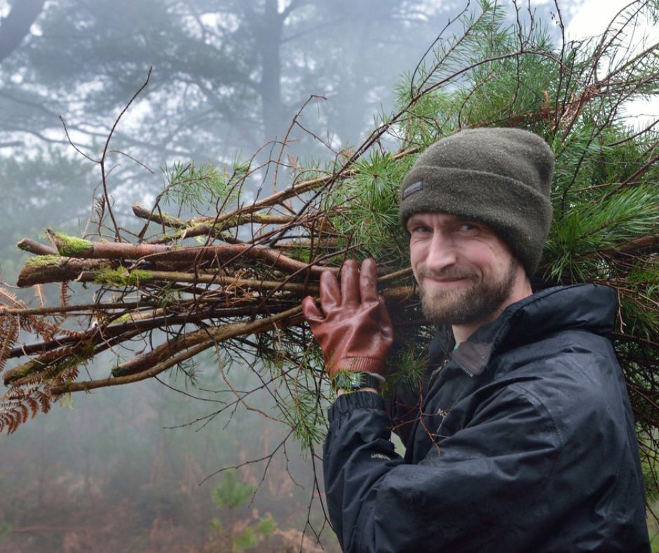 sdnpa's tweet image. Want to help one of our rarest UK habitats?

There&apos;s still time to book on to our heathland Youth Action Day this Sunday 12th January.
Find out more here: buff.ly/3DIHf0x 

#SouthDowns #Volunteer #HelpYourHeaths