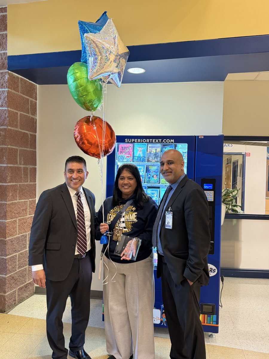 Salem Hussain (@shussaindisd) on Twitter photo Congratulations to Principal Barragan for being named Region 1 Elementary Principal of the Year! Her leadership has lead Soto Elementary in achieving an “A” rating! We are honored to have her be a part of MVT! @MRamirezDISD <a href="/DallasISDSupt/">Dr. Stephanie S. Elizalde</a> Congratulations to Principal Barragan for being named Region 1 Elementary Principal of the Year! Her leadership has lead Soto Elementary in achieving an “A” rating! We are honored to have her be a part of MVT! @MRamirezDISD <a href="/DallasISDSupt/">Dr. Stephanie S. Elizalde</a>
