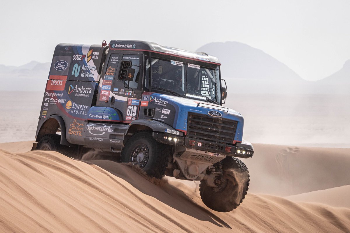 albertllovera's tweet photo. Remember @dakar 👍
9 Dakars, 6 ediciones en camión,
2 con @TatraTrucks , 2 con @IvecoES y 2 con #fordtrucksespaña … y las 6 Ediciones con 2 Equipos #feshfesh y #teamderooy
Todo un privilegio formar parte de estos Equipo✌️💪💪❤️ https://t.co/ereyps8g1d