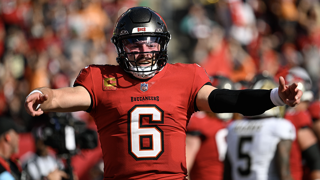 Buccaneers QB Baker Mayfield is third player in NFL history to have 70-plus completion percentage, 4,500-plus pass yards, 40-plus passing TDs in season

nfl.com/news/2024-nfl-…