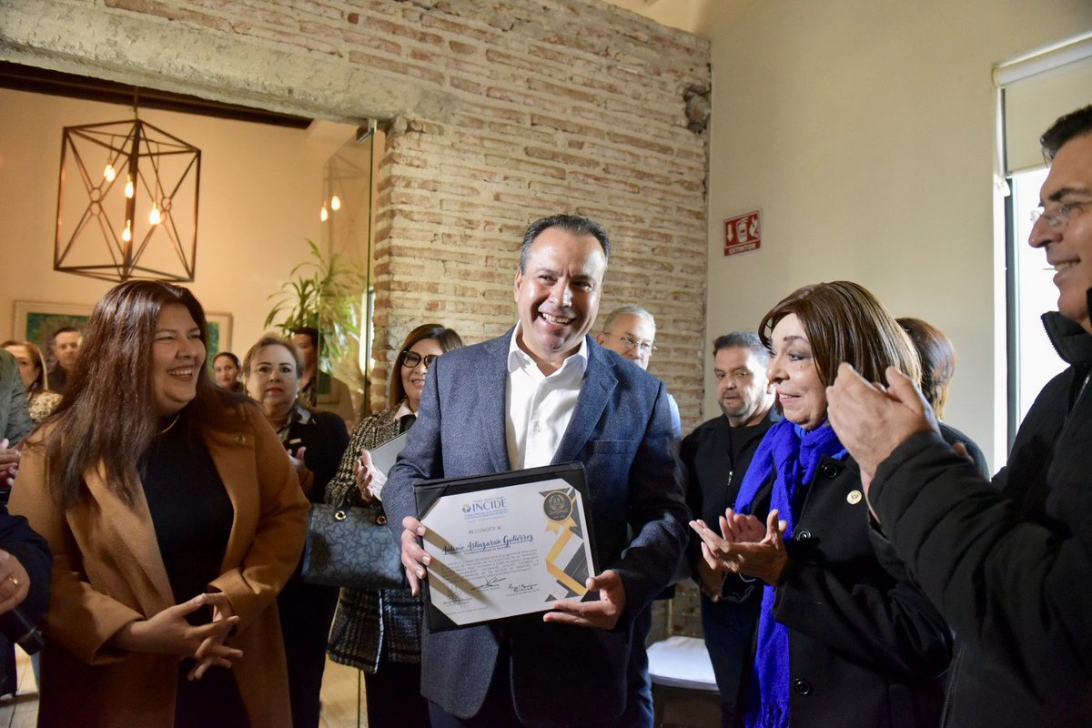 Esta mañana presentamos el proyecto del paso a desnivel a miembros del <a href="/ConsejoINCIDE/">Revista INCIDE</a>, cámaras empresariales, colegios y otros sectores. 

Muchas gracias por su interés y apoyo a esta obra necesaria para nuestra ciudad. Daremos seguimiento a los compromisos para garantizar un