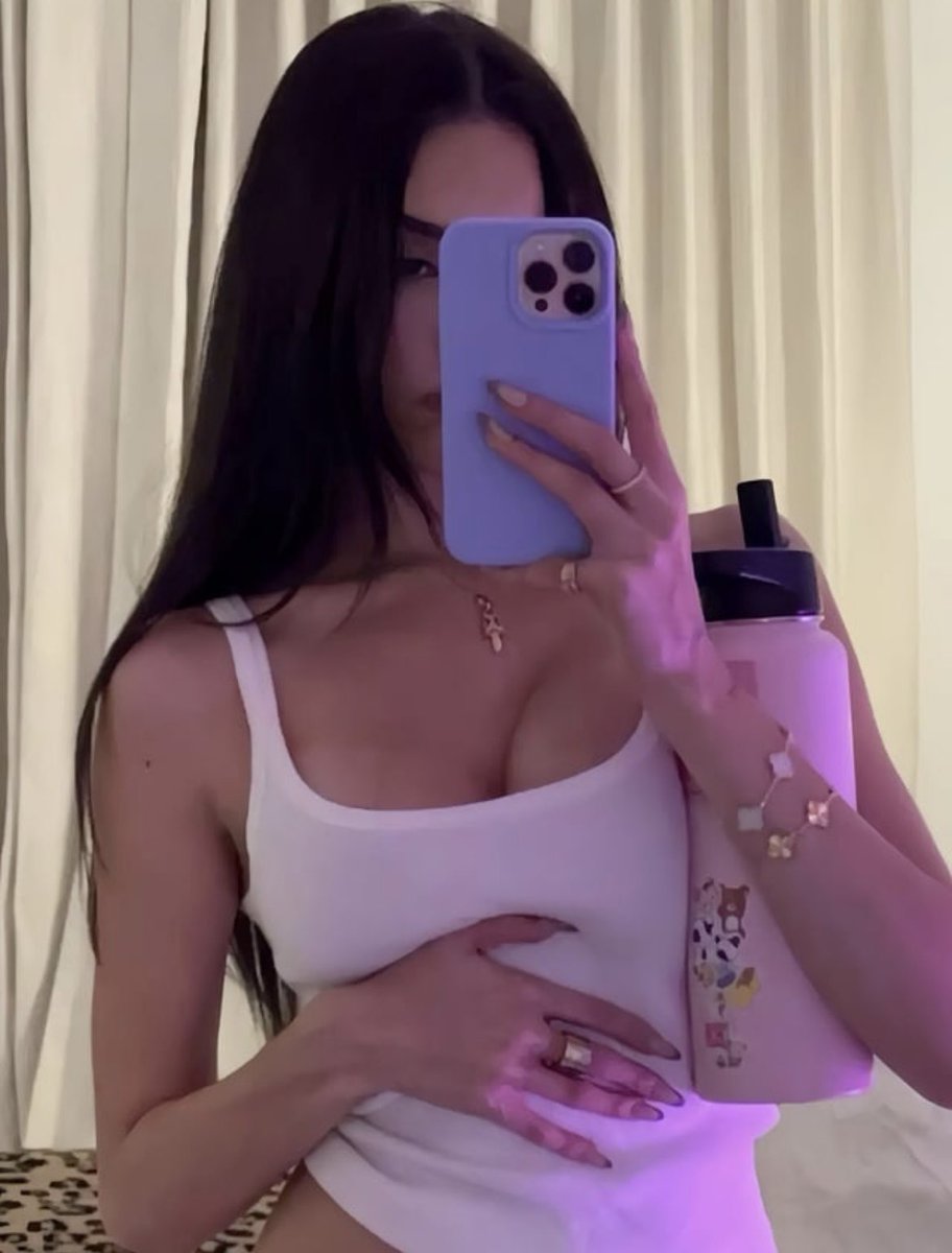 upaymadison's tweet photo. You should make a really bad choice for me today. Take a shot for me and then break up with your gf, drop a class, go deeper into credit card debt, hand over some blackmail info

findom loser catfish crypto humiliation beta https://t.co/Hmxx1ztP3i