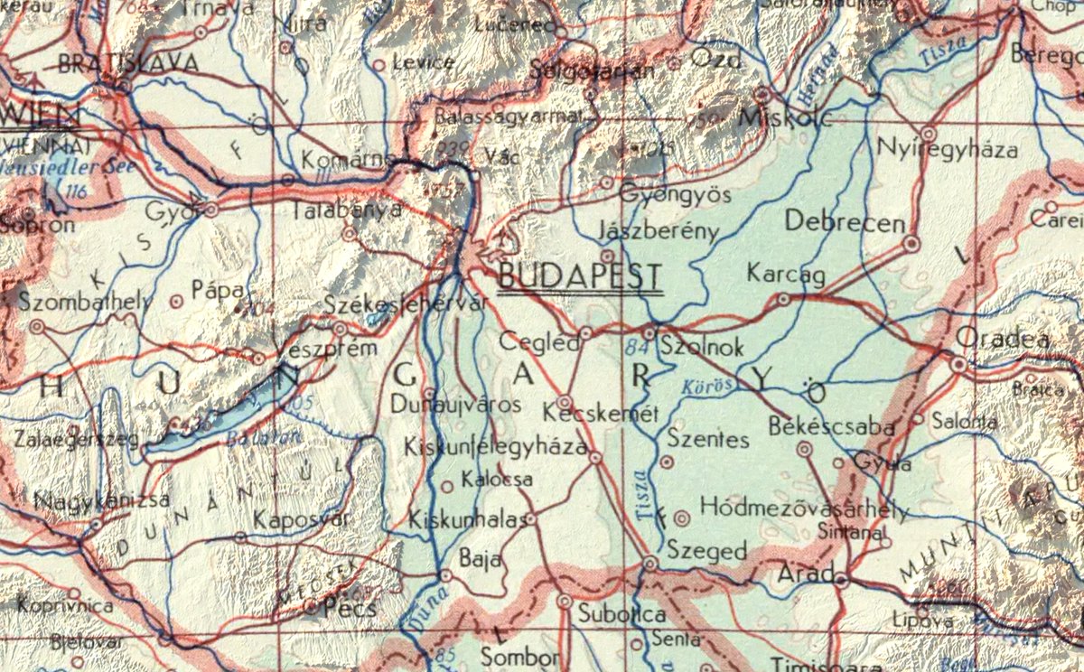 LAZARSofia1's tweet image. 🗺️✨ Turning history into art! I transformed vintage 1967 maps of Switzerland 🇨🇭 &amp;amp; Hungary 🇭🇺 into stunning 3D visualizations. 

Topography meets technology bringing the past to life in a whole new dimension! 🌍 

#RGeek #3DMapping #Cartography #VintageMaps