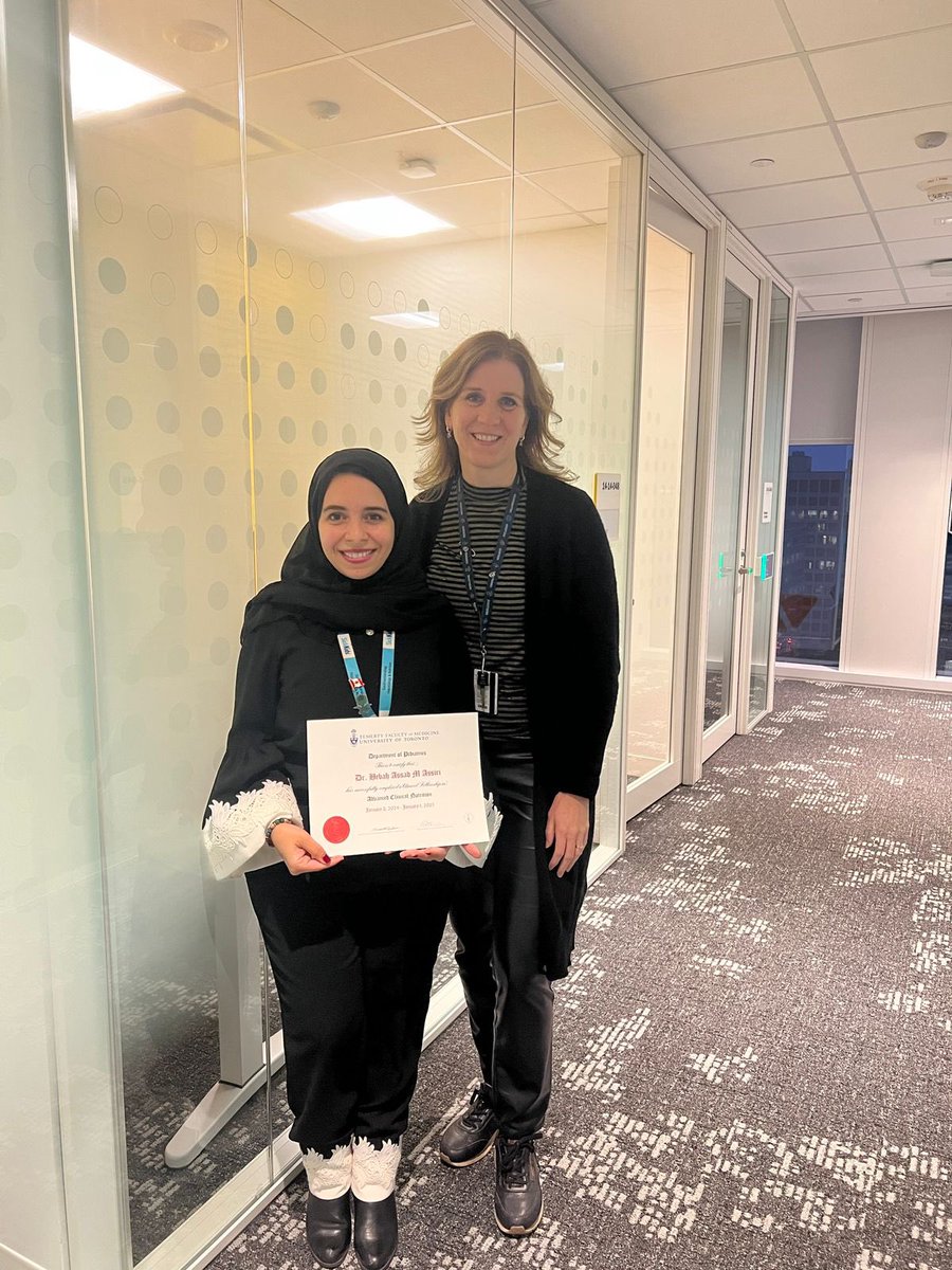 heba_asaad's tweet photo. بفضل الله وكرمه حصلت على زمالة التخصص الدقيق في التغذية الاكلينيكية المتقدمة لدى الأطفال من جامعة تورونتو - Sickkids Hospital العريق 🇨🇦 الفضل لله اولاً ثم لدعوات والديّ الغاليين ودعم زوجي المحب وابنتي واخوتي 🤍. أشكر وطني الغالي على دعمه السخي خلال فترة الابتعاث 🇸🇦🤍 https://t.co/ZjO6ZyMmwF