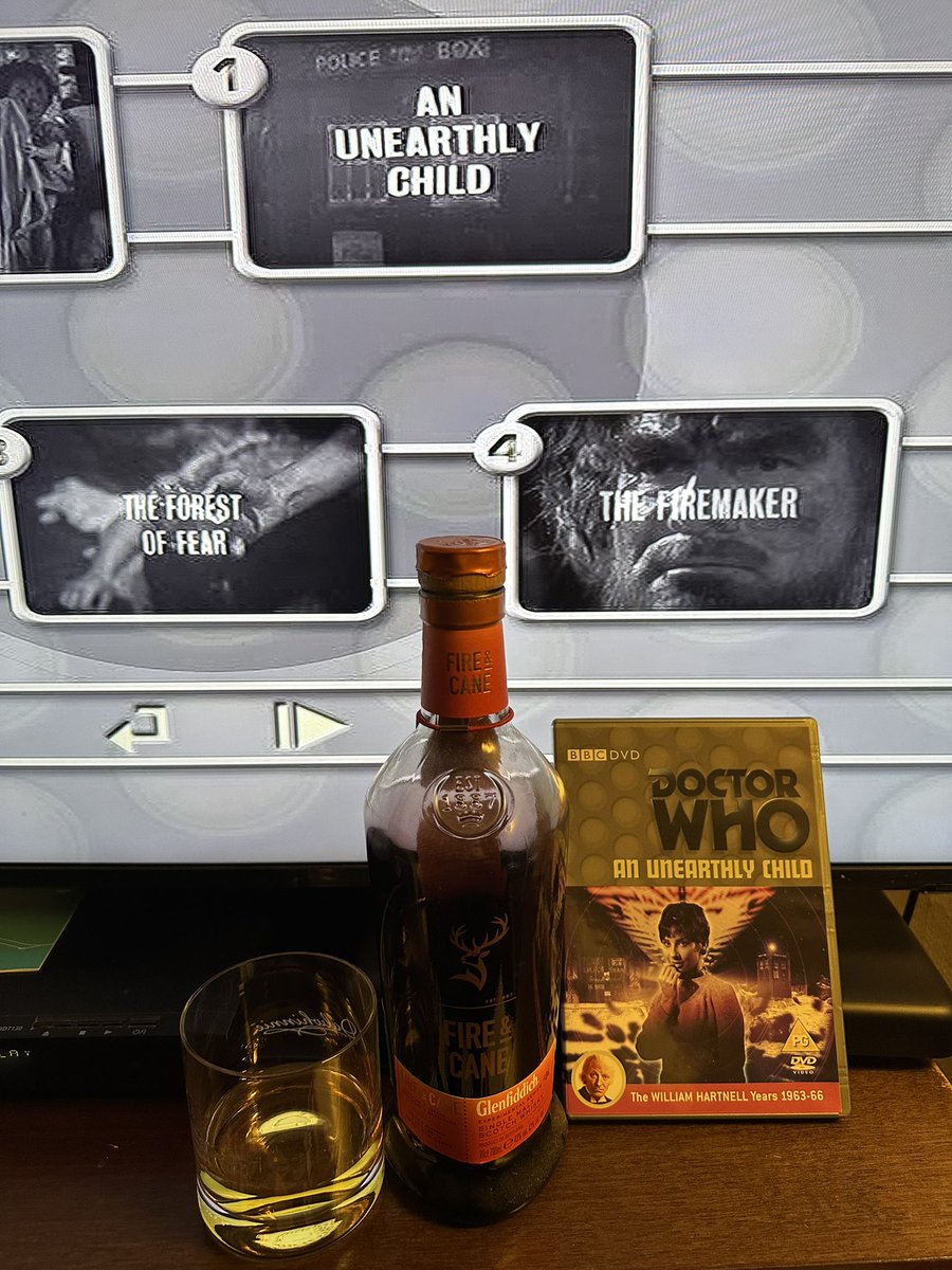 FantasticMrOx's tweet photo. Decided to re-watch all Doctor Who again in 2025, accompanied by a nice whisky.
So here we go #1: An Unearthly Child.
Nov-Dec 1963.
Accompanied by Glenfiddich ‘Fire & Cane’ experimental single malt.
Ep1: 10/10.
Eps 2-4: 3/10.
Overall: 6/10.
#DoctorWhoRewatch https://t.co/0T2vFIfqE9