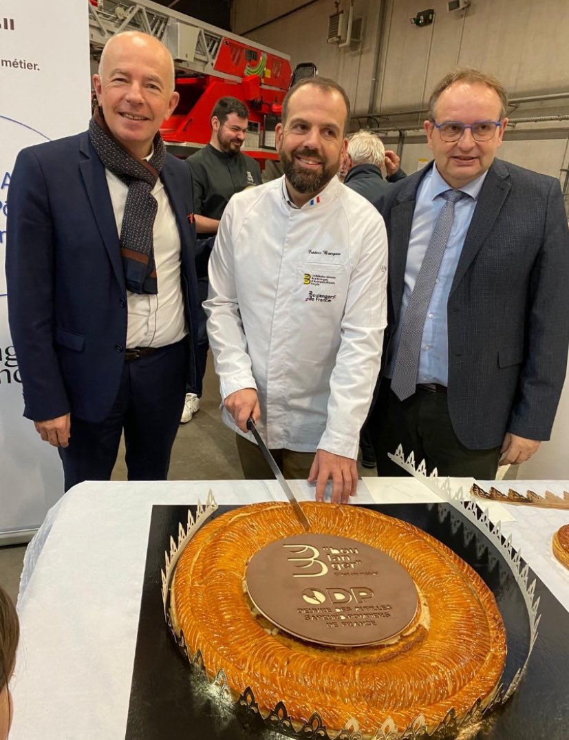 Michel_MENARD's tweet image. Lancement de l&apos;opération 1€ pour une galette en faveur de l&apos;œuvre des pupilles des sapeurs-pompiers. #ODP
Merci aux boulangers de Loire-Atlantique pour leur soutien en faveur des familles des sapeurs-pompiers disparus.
#OperationGaletteDesRois
#udsp44
