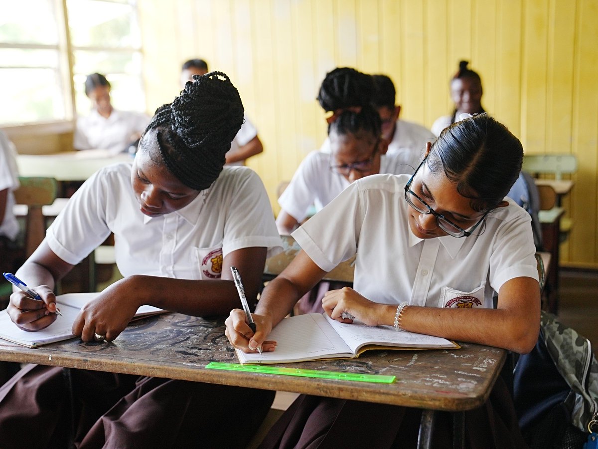 EducationGuyana's tweet image. Deputy Chief Education Officer (Technical) Dr. Ritesh Tularam visited the Annandale Secondary School as schools across the country reopen today!
#BackToSchool #TermTwo #EasterTerm