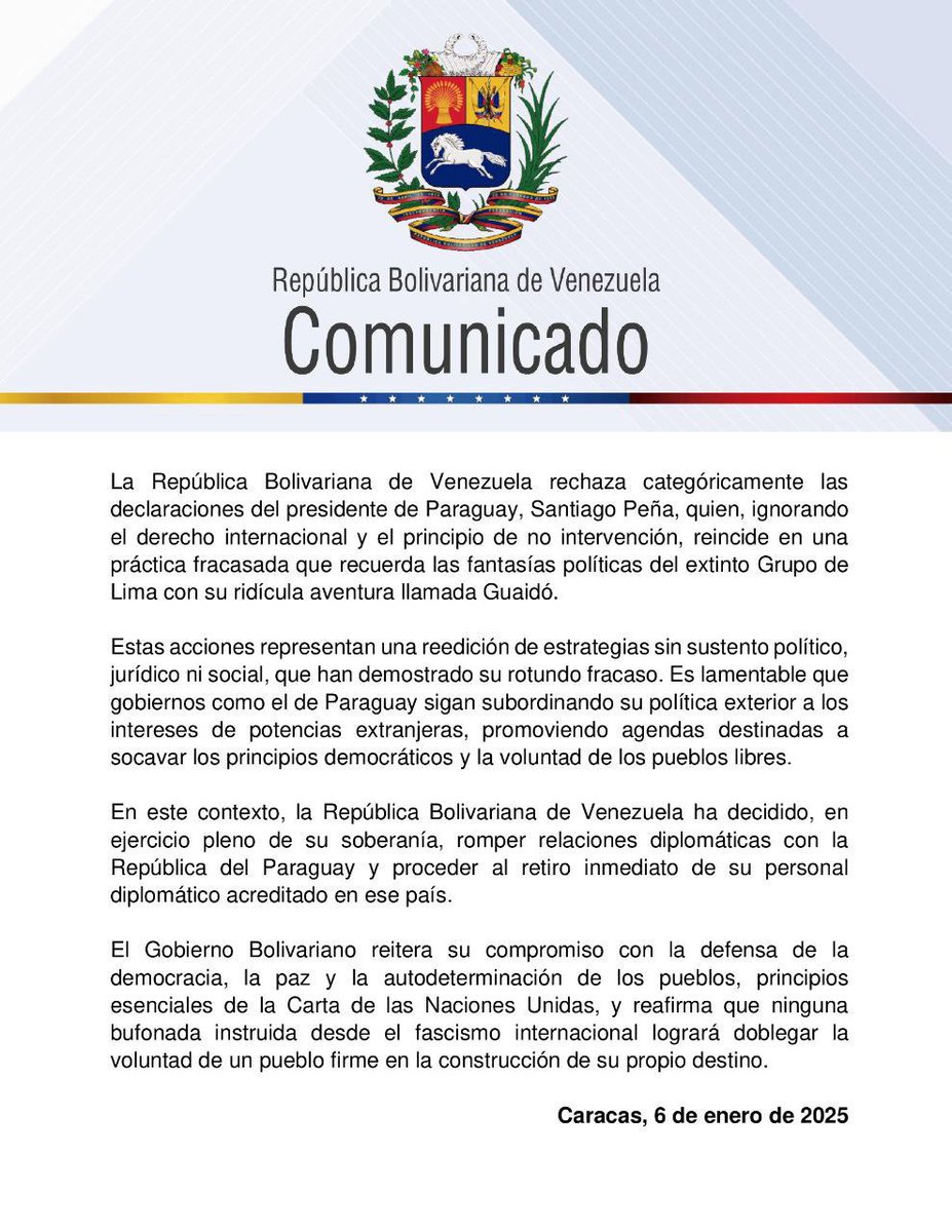 Elias_Cabeza's tweet photo. COMUNICADO 📄

La República Bolivariana de Venezuela rechaza categóricamente las declaraciones del presidente de Paraguay, Santiago Peña, quien, ignorando el derecho internacional y el principio de no intervención, reincide en una práctica fracasada que recuerda las fantasías políticas del extinto Grupo de Lima con su ridícula aventura llamada Guaidó.