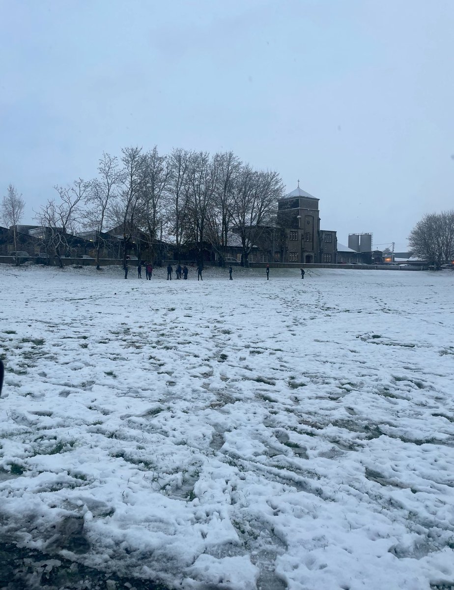 The School will remain closed tomorrow Tuesday 7th January and a decision regarding Wednesday will be made as early as possible tomorrow. Revision work will be posted on Teams for exam classes and other year groups. If anyone has any urgent queries, you can message the page.