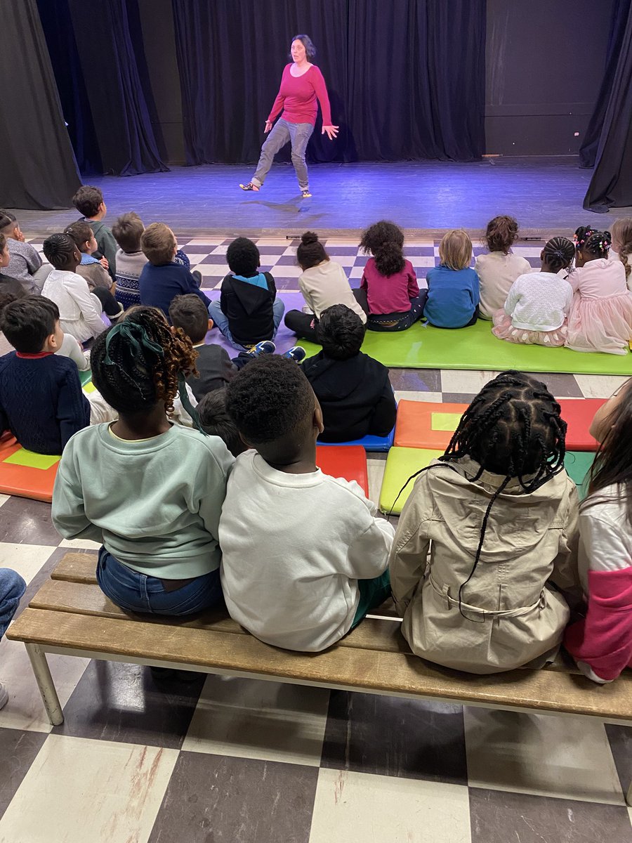 Une reprise en douceur à l’école Joliot curie <a href="/Culture92320/">Châtillon Culture</a> 
Un spectacle au centre Guynemer , boucle d’or et les trois ours .
Des fous rires , des cris , les élèves étaient ravis.