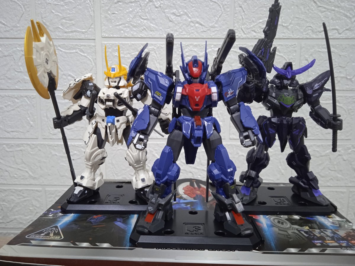 heissenpie's tweet photo. Done building all 6 of the SemboXMoshowToys mechs, didn't get one of the 3 mystery figures but I'm okay with it since the 3 mystery figures are just recolored
#moshowtoys #sembo https://t.co/K6xhQyIK8V