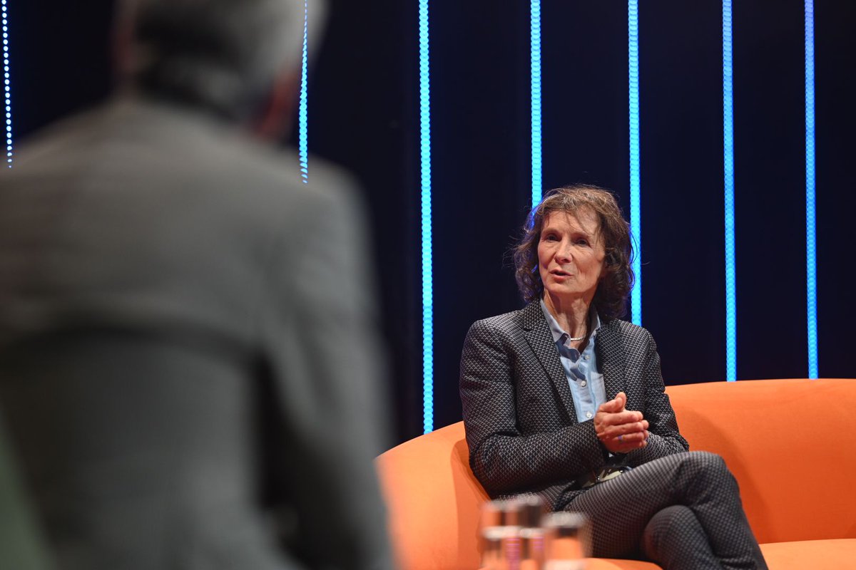 "Ik wens Vlaanderen meer lef en branie toe. Dat kunnen we leren van de Nederlanders. We hebben alles in Vlaanderen: sterke kennisinstellingen, ambitieuze bedrijven en heel veel talent. Doe daar meer durf bij, en er kan veel in 2025"

Silvia Lenaerts op  #Voka2025