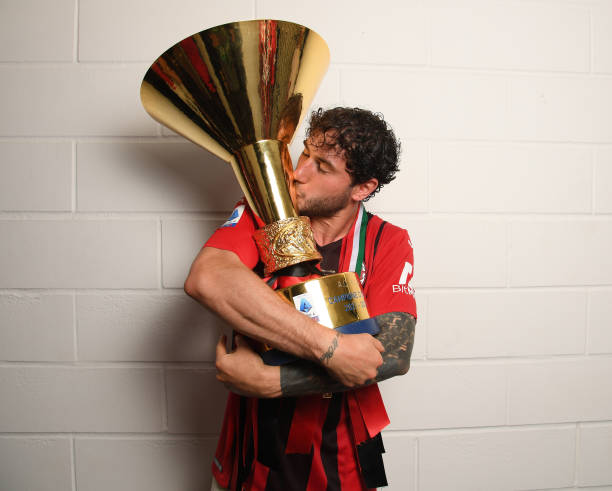 Milan Posts tweet media