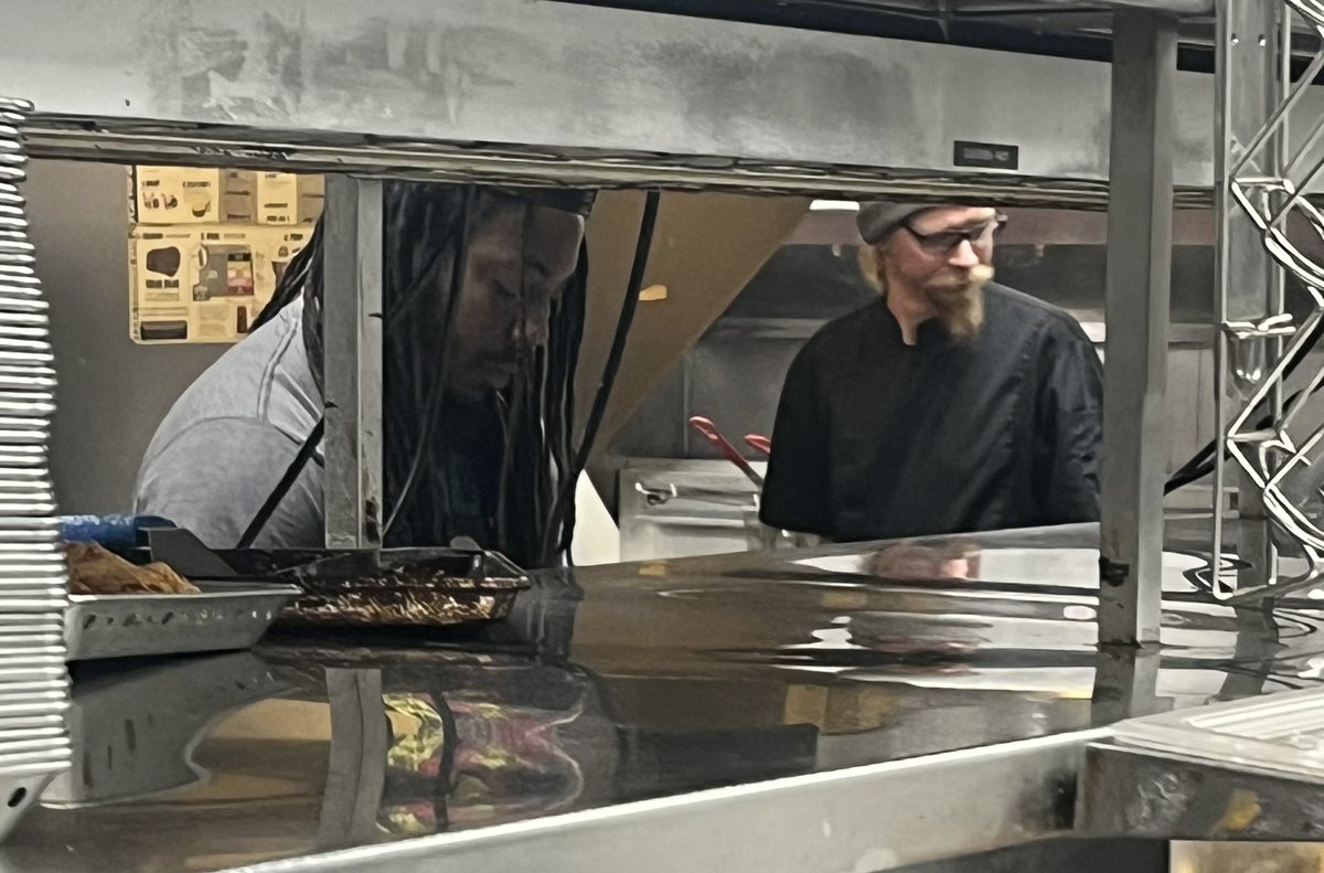 cdcox71's tweet photo. Shout out to the real ones getting out for #Icepocalypse2025 in the 618!Special shout out to my homegirl Josie who rocked a 10 hour ToGo shift with me yesterday! #Open2Close @Mikwhittington @CaraLiebman https://t.co/iM83kTxToJ