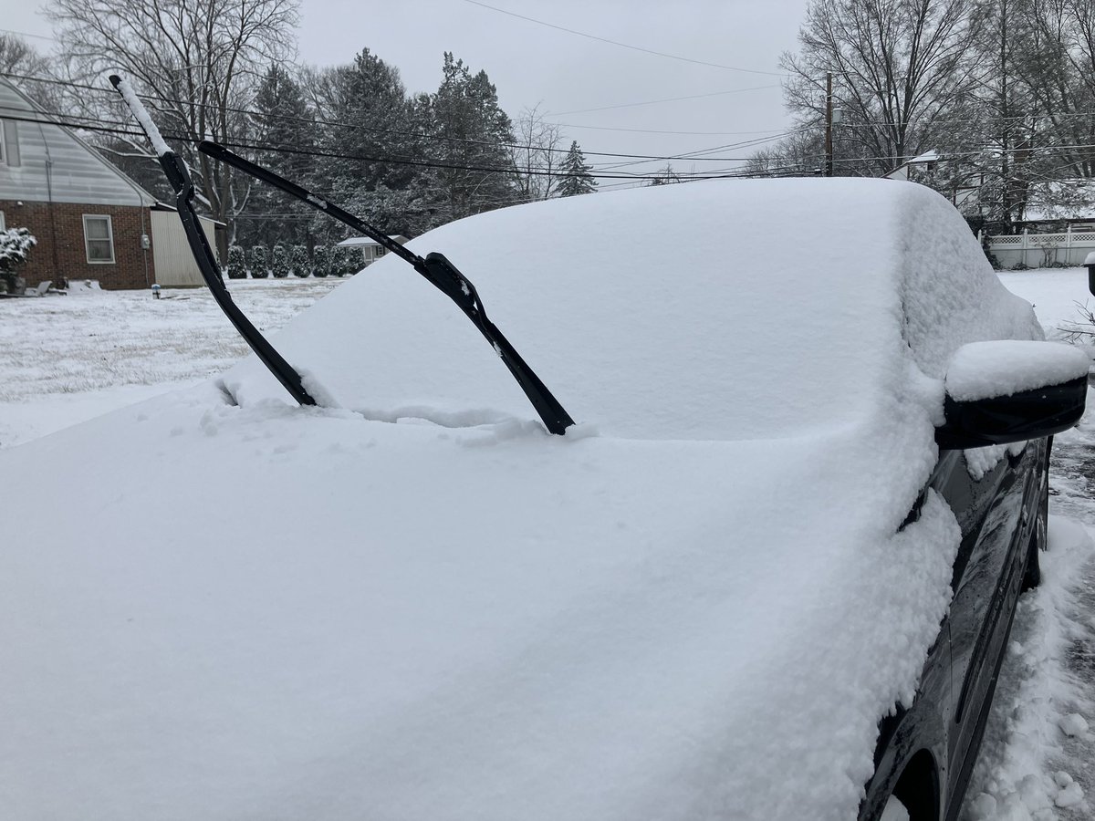 LensReality's tweet image. ❄️ About 2 to 3 inches of snow fell this morning in the outskirts of Lancaster, PA. ☃️
#snow #pasnow #pawx @NWSStateCollege
