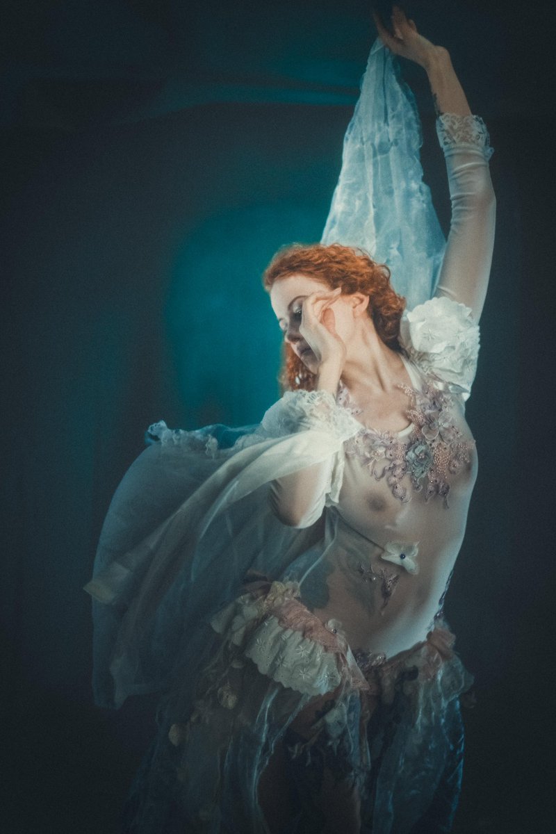 Shooting in einem etwas anderen Style … danke Lilium_noctum 

#gotzisphotography
#photography
#model
#switzerland
#beauty