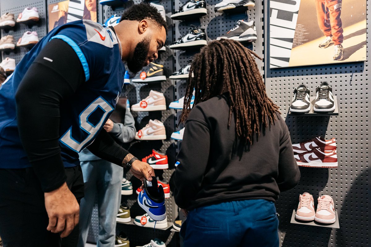 titanscommunity's tweet photo. Last chance to vote for Jeffery Simmons for the Walter Payton Man of the Year Charity Challenge!

Retweet or tweet #WPMOYChallenge x @GrindSimmons94 to vote! https://t.co/P6d3VRj1Fg