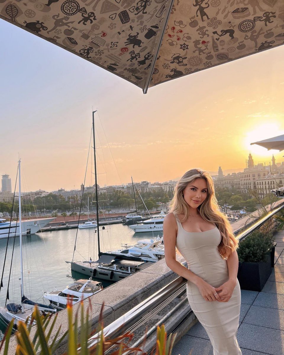 melynk_carol07's tweet photo. Chasing sunsets and finding peace in every moment. 🌅✨ #GoldenHour #ChasingBeauty https://t.co/Gx7As6vR84