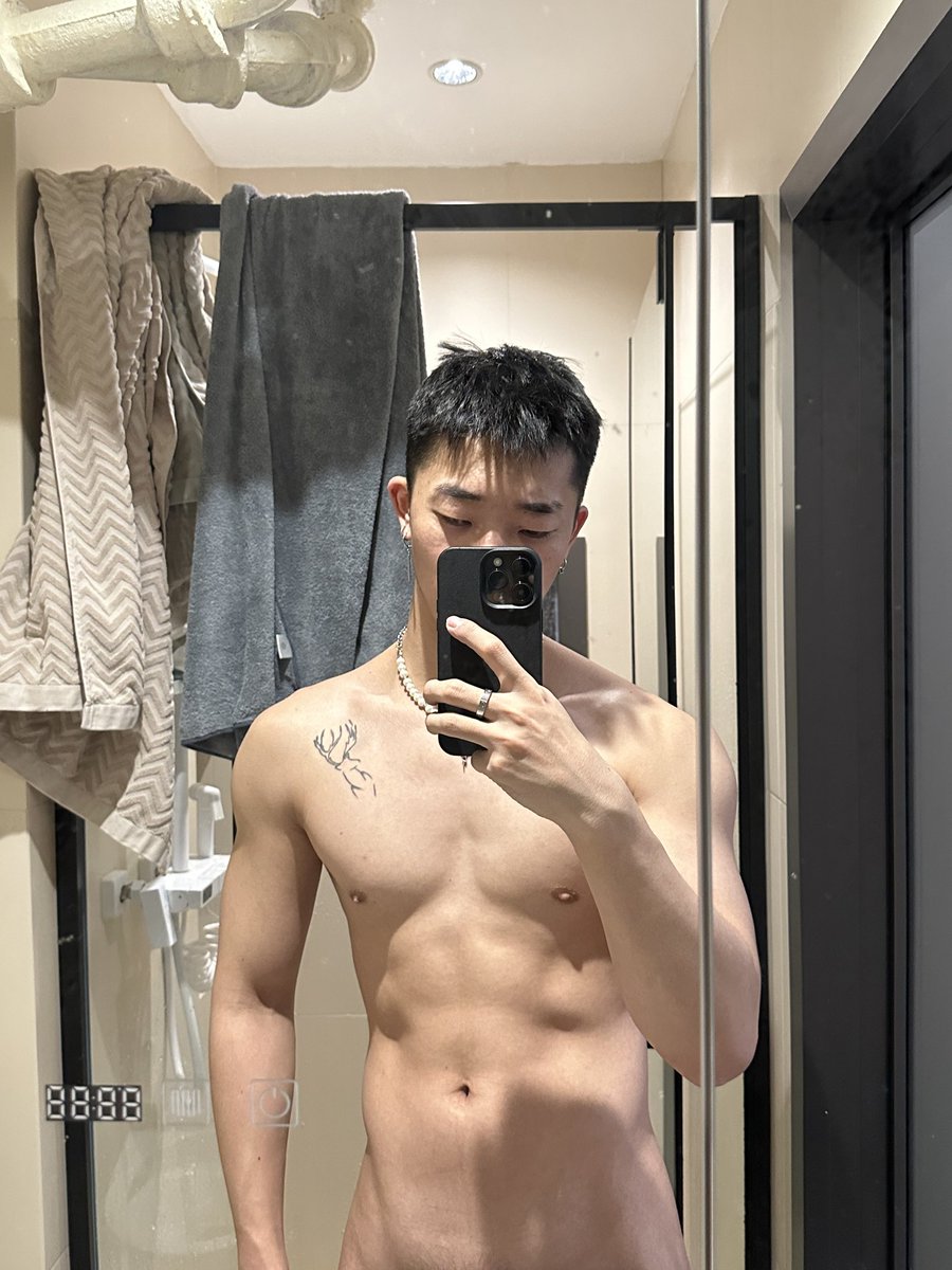 小狗飞碟🛸 (@alonya19) on Twitter photo 