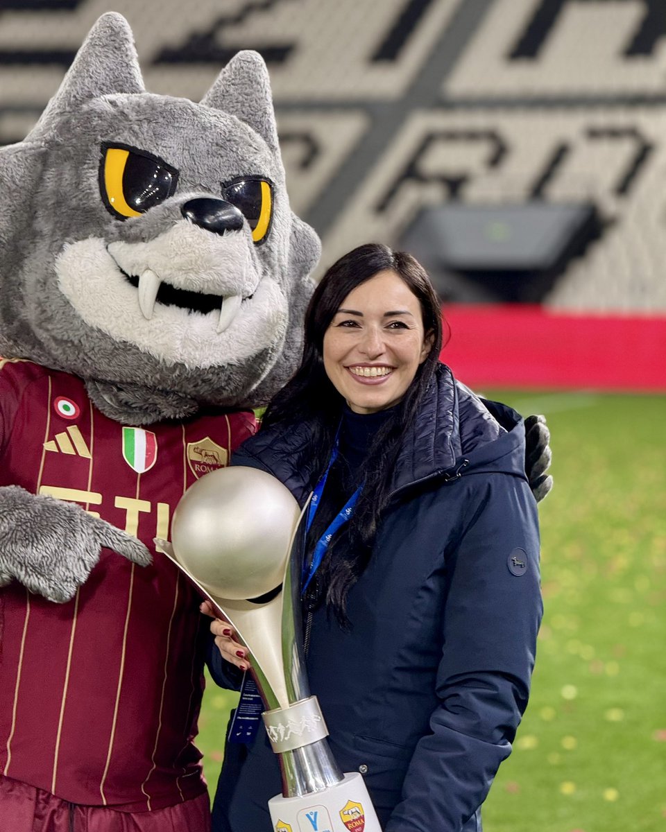 Iniziamo con il botto 🏆🔥

#ASRomaFemminile  #SupercoppaItaliana
