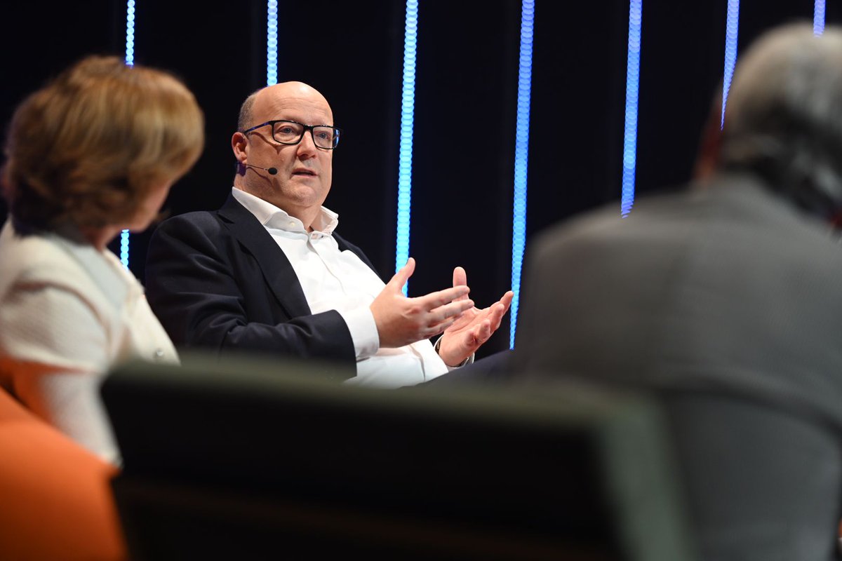 "Ondernemingen hebben vertrouwen nodig, ook van de politiek. De wetgever stelt te vaak te gedetailleerde regelgeving op. Op den duur is het gewoonweg onmogelijk om aan alle regels te voldoen. En dan vertrekken bedrijven, bvb naar de USA"

Jan Remeysen op #Voka2025