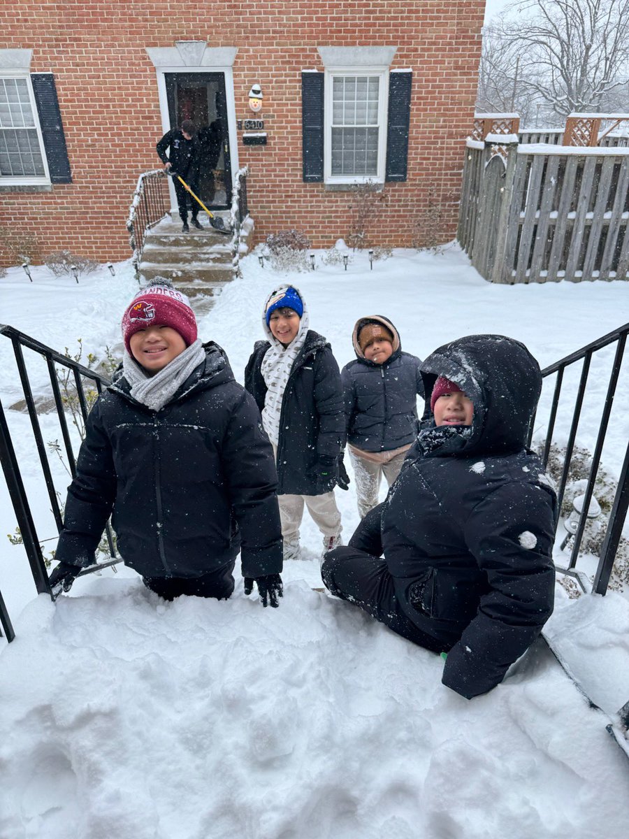 Julie Wines tweet media