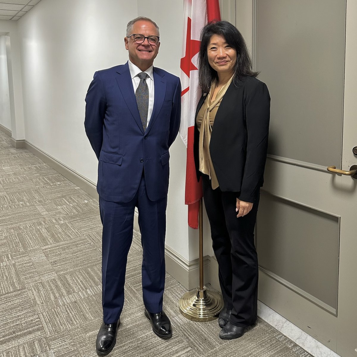 CEO <a href="/paulinac/">paulinac</a>, recently met with MP Len Webber (<a href="/Webber4Confed/">Len Webber, MP</a>) to discuss the transformative impact of the #TerryFoxHumanitarianAward on young Canadians. Thank you, MP Webber, for your support in championing this legacy of hope and courage.

#CDNpoli #CHPC #GovernmentofCanada