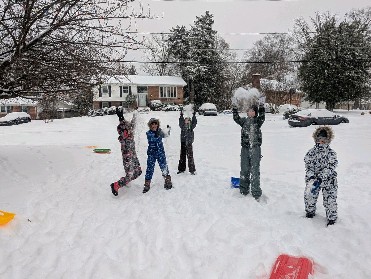 Julie Wines tweet media