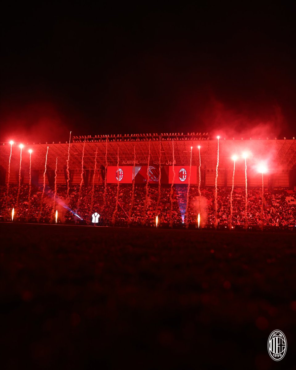 acmilanar's tweet photo. "أحمر مثل اللهب، وأسود مثل الخوف الذي نبثه في قلوب منافسينا." 🔴⚫️

#كأس_السوبر_الإيطالي | #إنتر_ميلان | #ميلان_دائمًا https://t.co/n7W7ywdDVJ