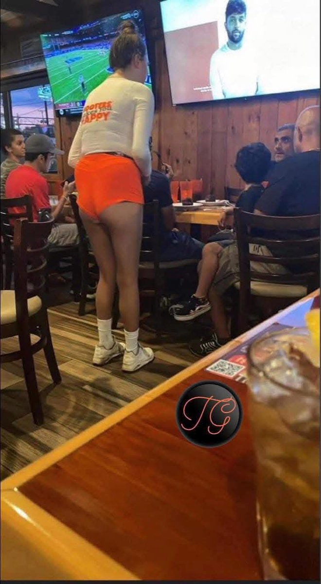 I ain’t never coming to hooters again this is ridiculous