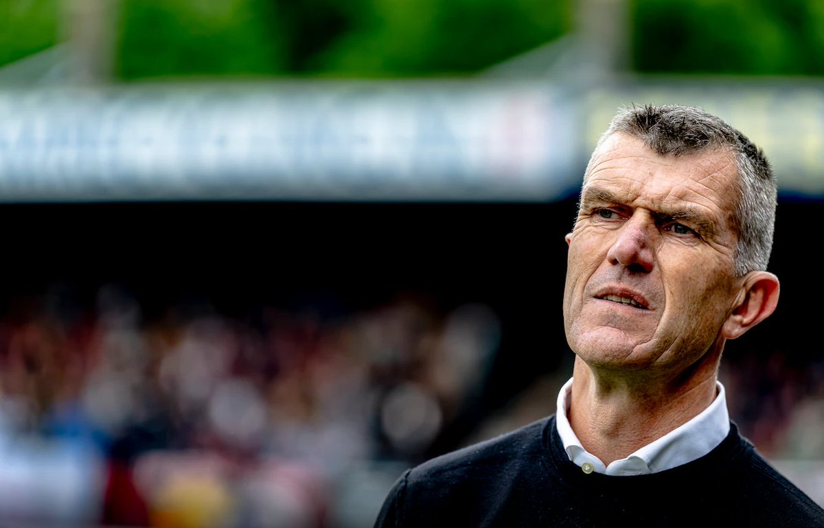 oranjefussball's tweet photo. #DeGraafschap will Marinus #Dijkhuizen als neuen Cheftrainer verpflichten - das berichtet @DeGelderlander. Der 52-jährige stand bis Sommer 2024 bei Excelsior Rotterdam unter Vertrag und stieg mit Excelsior zweimal in die Eredivisie auf. https://t.co/9ZBIV75rUQ