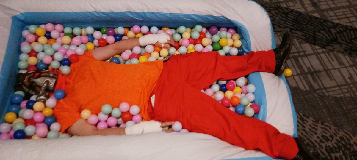 Dat_Killa_Troll's tweet image. Didnt stay at #PDFC2025 for long I was gonna wear my normal outfit but I got blue balled on saturday so I wanted to krump myself but here&apos;s my half photo and video drop from there from being austic in two different autism rooms.
Anyways catch me at Anime La this weekend as Doc