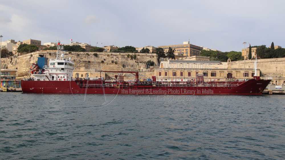 Shipguru's tweet photo. #Chinesebuilt #tanker #ORAMALIA #berthed at #grandharbourmalta - 06.01.2025 - https://t.co/nfgboxcB5B - NO PHOTOS can be used or manipulated without our permission @worldshipsoc @shippingdata @ShippingMag @ShippingWatch @ShipsInPics @Rich_Ships @ShippingTV @Shipping_Herald https://t.co/o8BCSI99pK