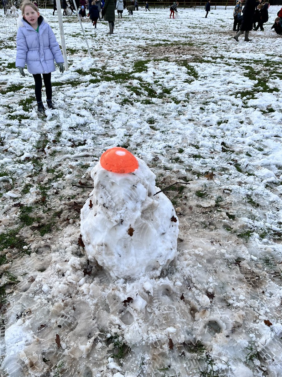 We’ve had a wonderful day working together to build snow structures or Snow people!! 
#makingmemories