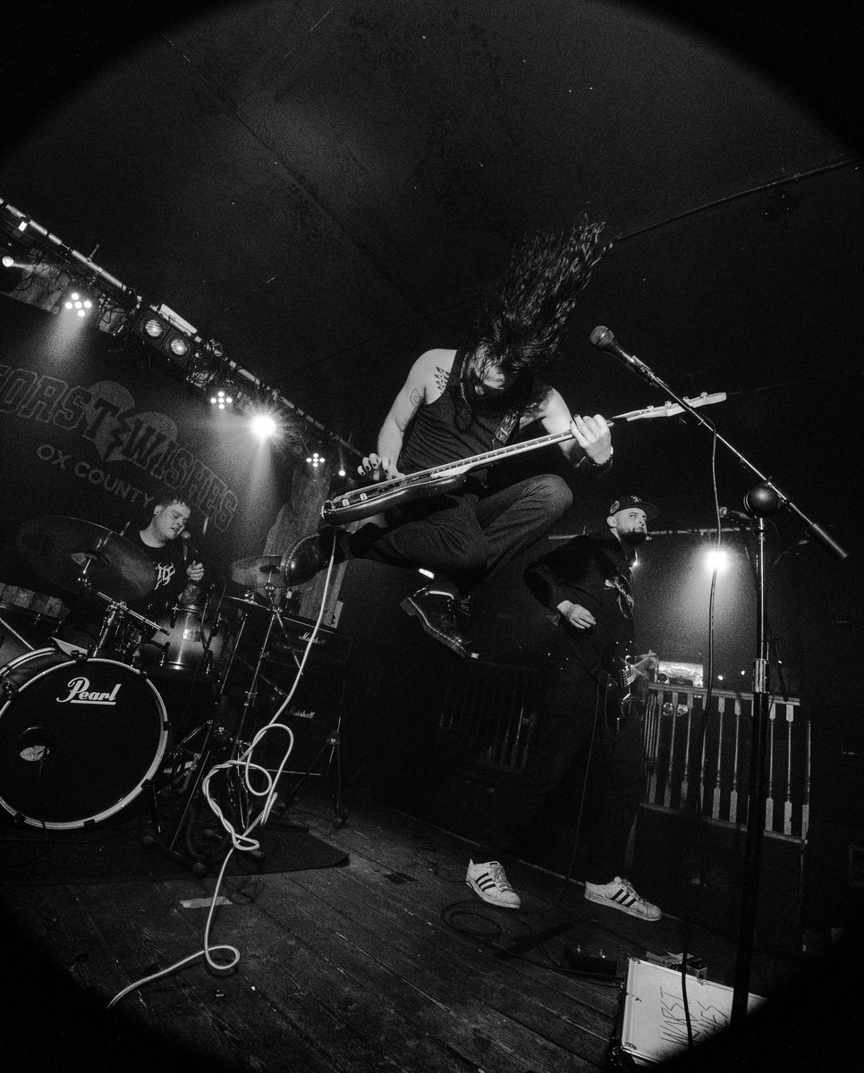 Thank you. The four of us grew up going to shows at Fat Lil’s and we will be forever grateful that you packed it out. We cannot wait to show you everything we have in the chamber, this was the best way to see the new year in. 

Ox County emo forever 💔

📸 by Tyler Mobey