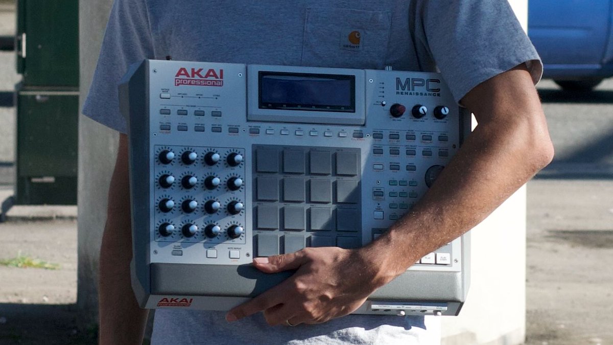 Dropping a track off my new beat tape later this week* Stay tuned* Hold space