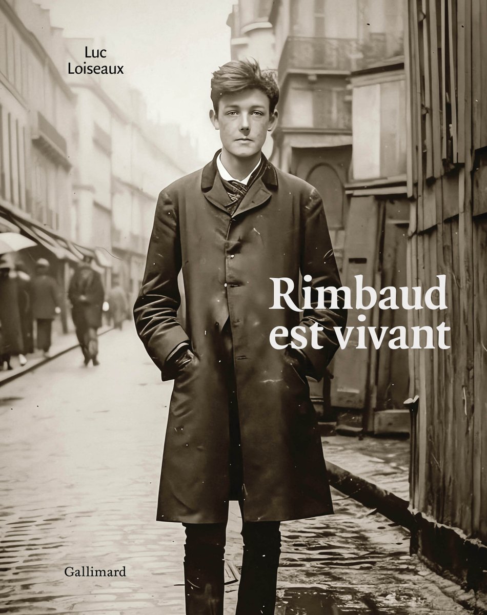 Gallimard's tweet image. #Presse « [Un] beau livre. [...] Un travail très documenté, à partir de témoignages donnés par des amis du poète. » @Charlie_Hebdo_ 

📖 &quot;Rimbaud est vivant&quot; de Luc Loiseaux ➤ gallimard.fr/catalogue/rimb… #vendredilecture