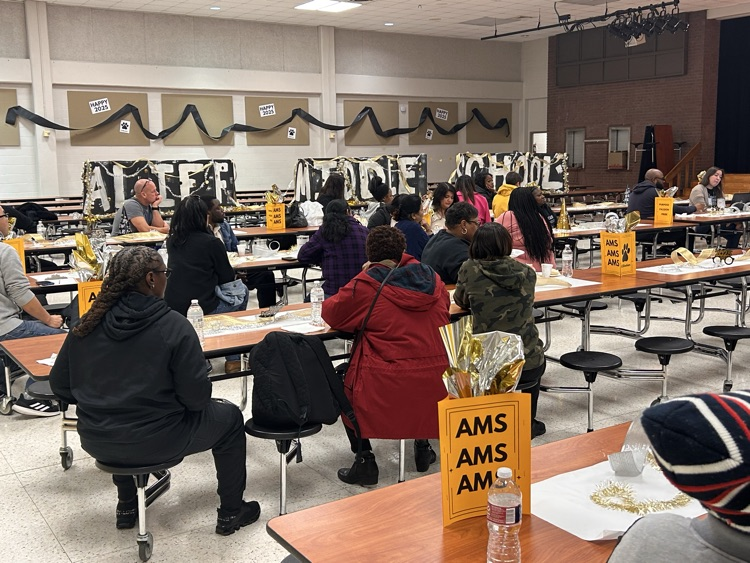 alief_middle's tweet photo. AMS Staff Breakfast | #STRONGreturn | @Sroninub2Newby @HeyMrsCarterrrr @MMrbracy @aliefisd @TheExecEFFECT | Connect with us: https://t.co/bPCyQCnRqe | https://t.co/j4N6rRmeYq https://t.co/stqWv0iTCW