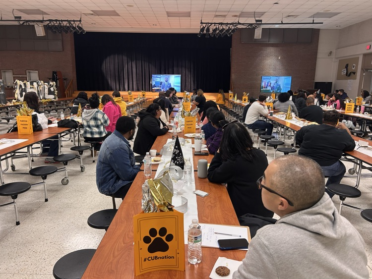 alief_middle's tweet photo. AMS Staff Breakfast | #STRONGreturn | @Sroninub2Newby @HeyMrsCarterrrr @MMrbracy @aliefisd @TheExecEFFECT | Connect with us: https://t.co/bPCyQCnRqe | https://t.co/j4N6rRmeYq https://t.co/stqWv0iTCW