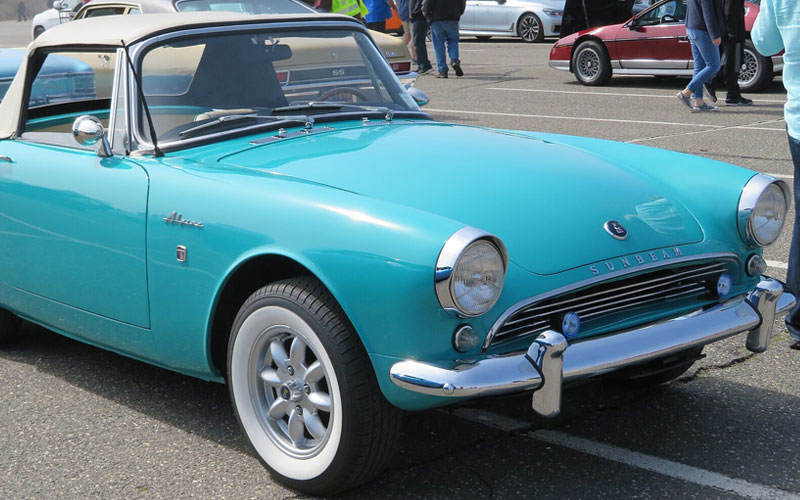Carsforsalecom's tweet image. Similar in appearance to the Ford Thunderbird, the 1960s Sunbeam Alpine is a fun roadster with an intriguing past. Let's explore its history of this cool British sports car! 🚘➡️: bit.ly/3W86KyB

| #SunbeamAlpine | #FindYours |
