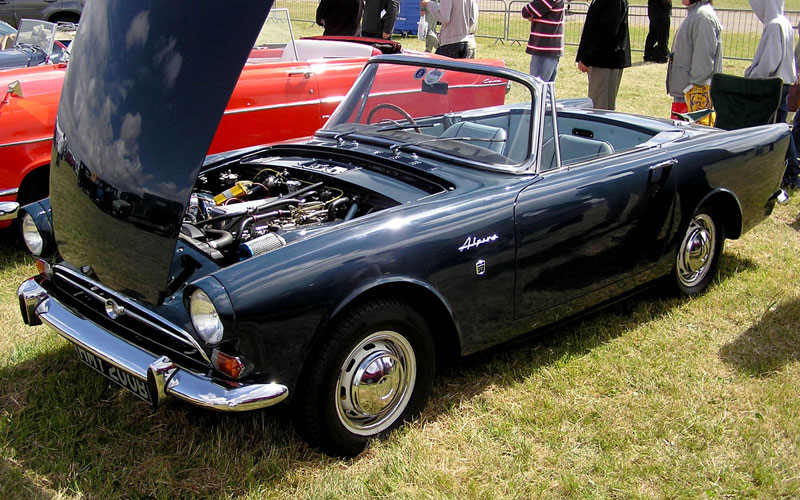 Carsforsalecom's tweet image. Similar in appearance to the Ford Thunderbird, the 1960s Sunbeam Alpine is a fun roadster with an intriguing past. Let's explore its history of this cool British sports car! 🚘➡️: bit.ly/3W86KyB

| #SunbeamAlpine | #FindYours |